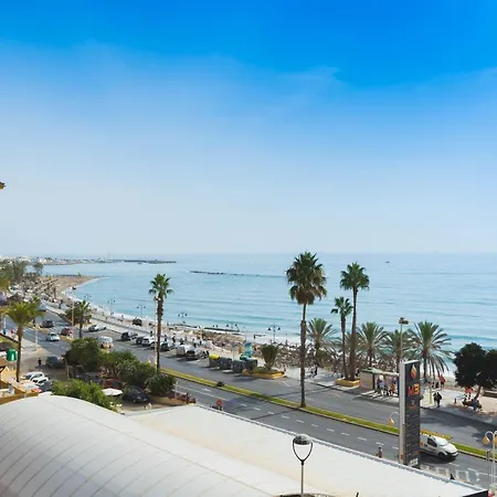 Benalbeach Sea Front Lejlighed *